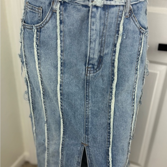 Blue b Distressed Denim Maxi Skirt Size Small.  A22 - Picture 6 of 11